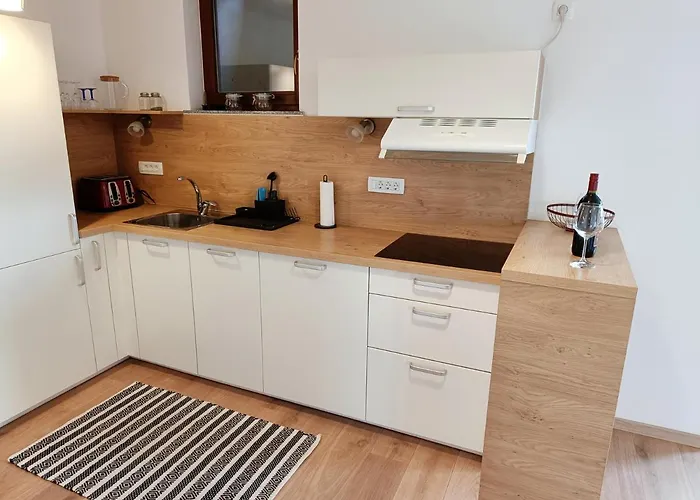 Green Apartment Cerknica