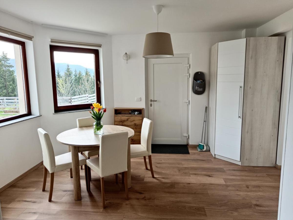 Apartment Green Apartment Cerknica