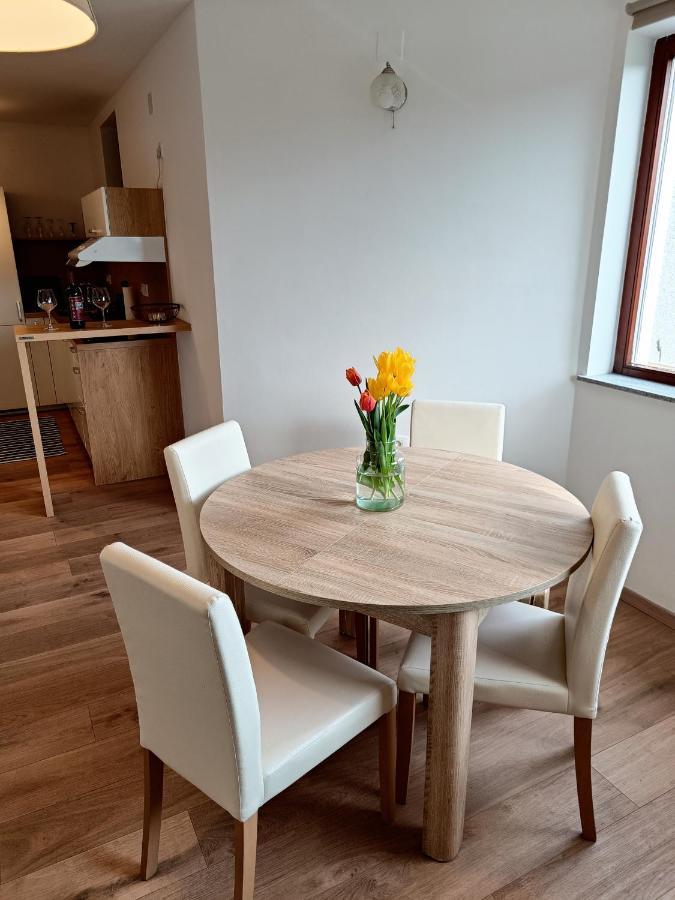 Apartment Green Apartment Cerknica
